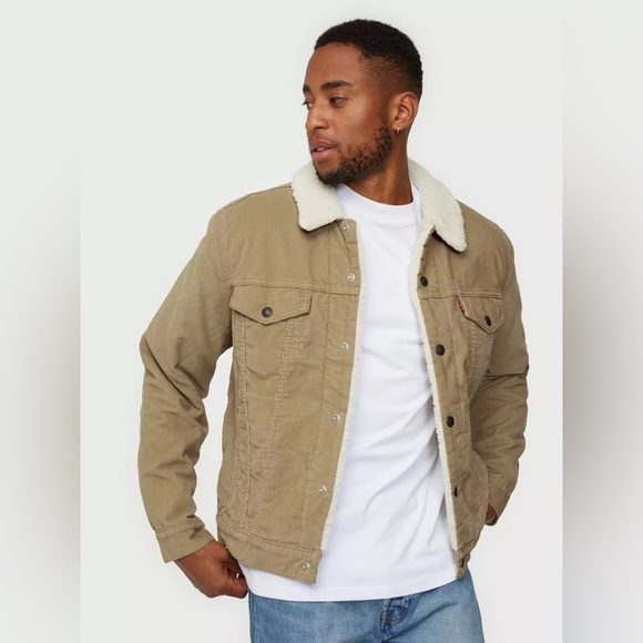 LEVI'S
TYPE 3 SHERPA TRUCKER CHINO SIZE SMALL - Picture 1 of 7